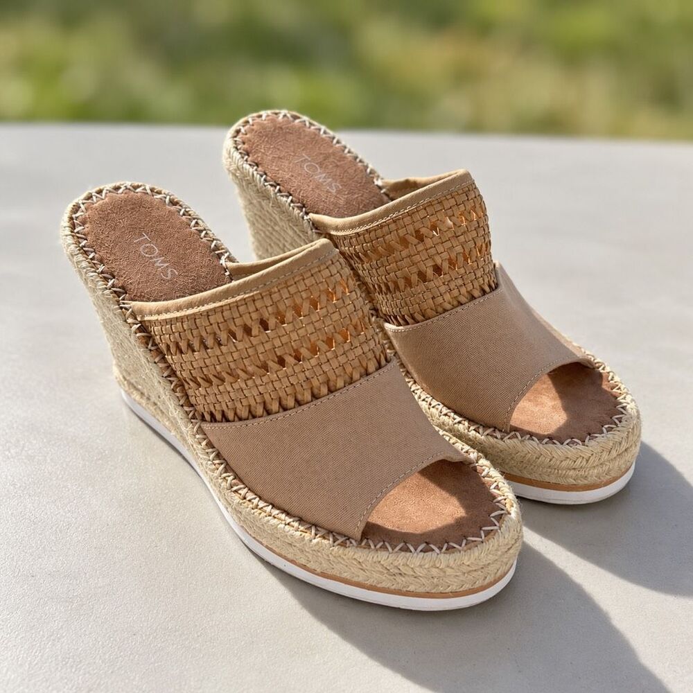 TOMS Wedge Espadrille Sandals Woven Tan Women 8 Coastal Boho Platform Shoes